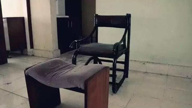 Dinding Lusuh dan Kursi Kayu Pernah Jadi Saksi, Begini Sudut Rumah Masa Kecil Ariel Noah sebelum Sesukses Sekarang