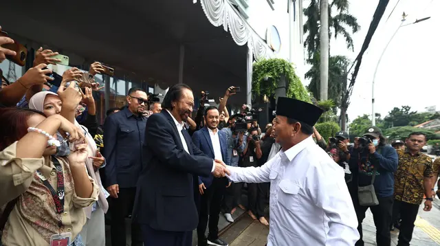 Calon presiden (capres) nomor urut 02 Prabowo Subianto saat menyambangi Kantor DPP Partai NasDem bertemu dengan Surya Paloh. (Tim Dokumentasi Prabowo)