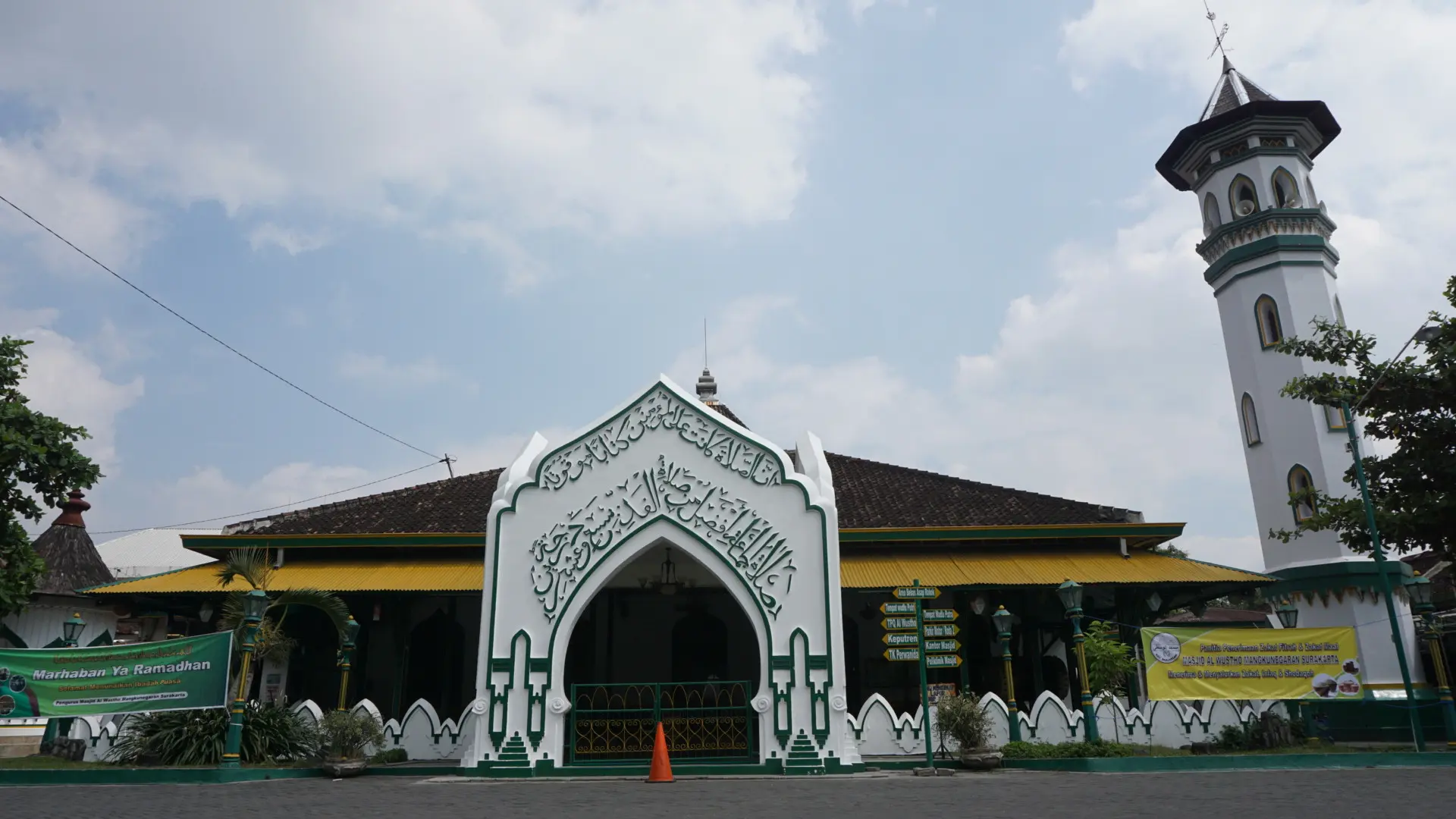 Masjid Al Wustho. (Liputan6.com/Fajar Abrori).