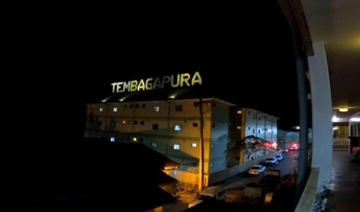 Melansir dari kanal Youtube Jackson Kaunang, membagikan potret mess karyawan yang ada di perusahaan tambang tersebut.<br>