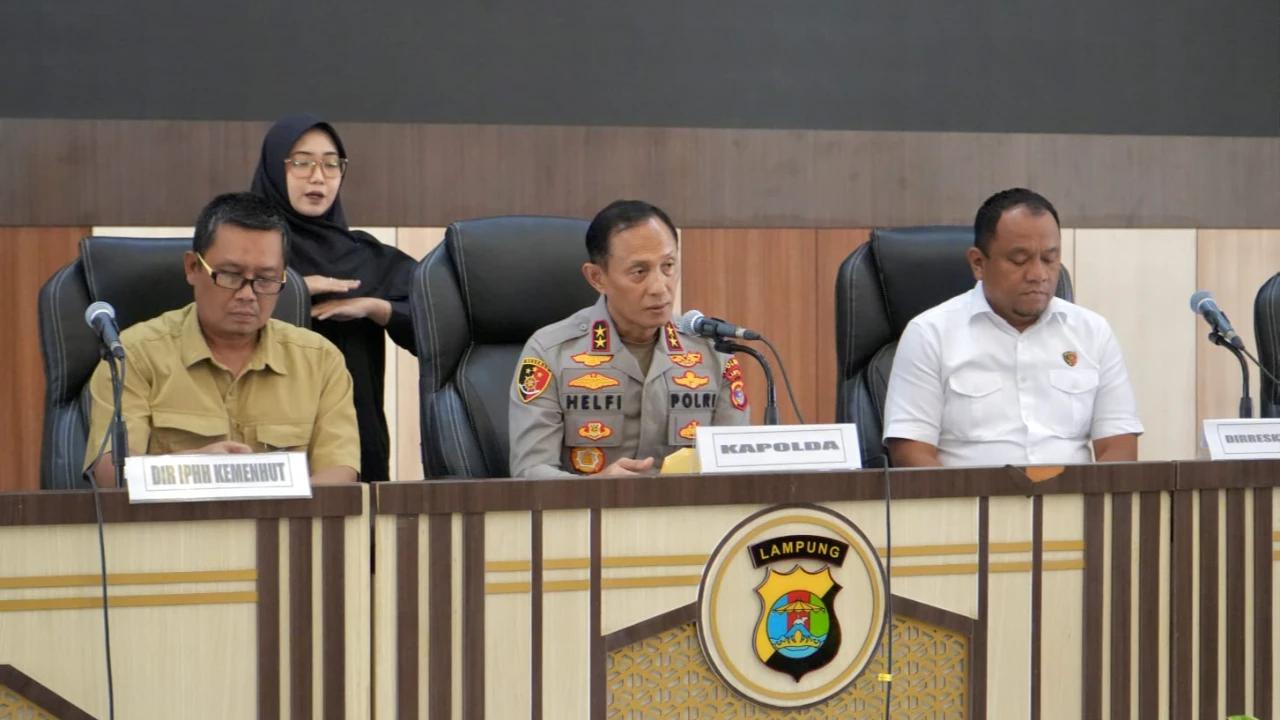 Kemenhut dan Polda Lampung Ungkap Kronologi Kayu Terdampar: Kejadian 5 November Berasal dari Kapal Rusak