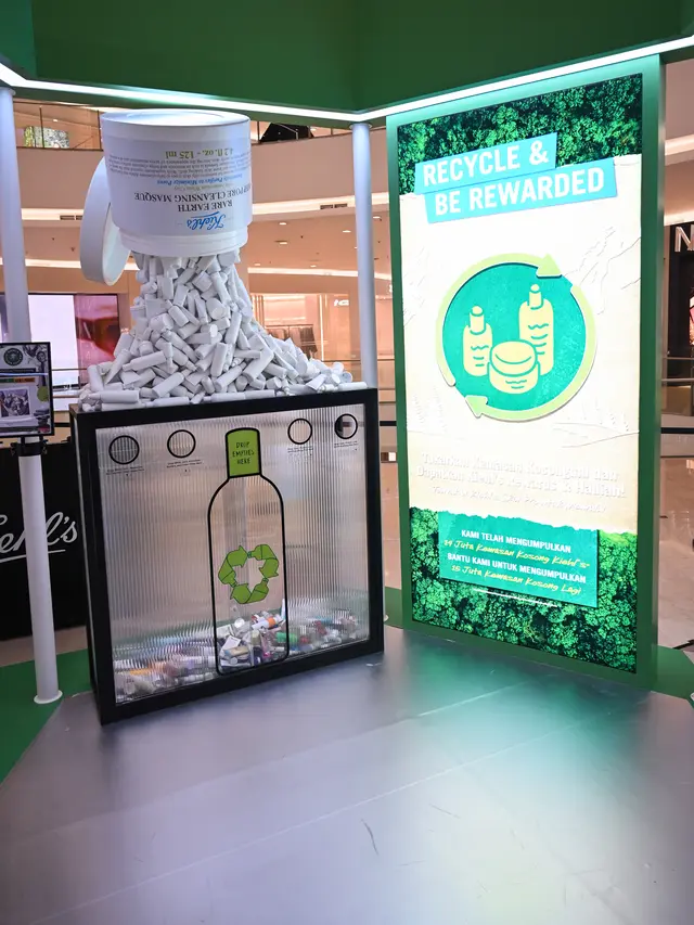 Melihat Kreasi Seni Unik dari Empties Skincare di Kiehl's Subway Trash to Art