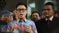 Anggota DPR RI Fraksi PAN, Eko Hendro Purnomo alias Eko Patrio saat keluar dari Bareskrim Polri Gedung KKP, Jakarta, Jumat (16/12). Eko dimintai keterangan terkait pernyataannya di media online tentang pengungkapan teroris. (Liputan6.com/Herman Zakharia)