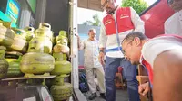 Dirut Pertamina Patra Niaga Tinjau Langsung Penyaluran LPG 3 Kg di Tangsel