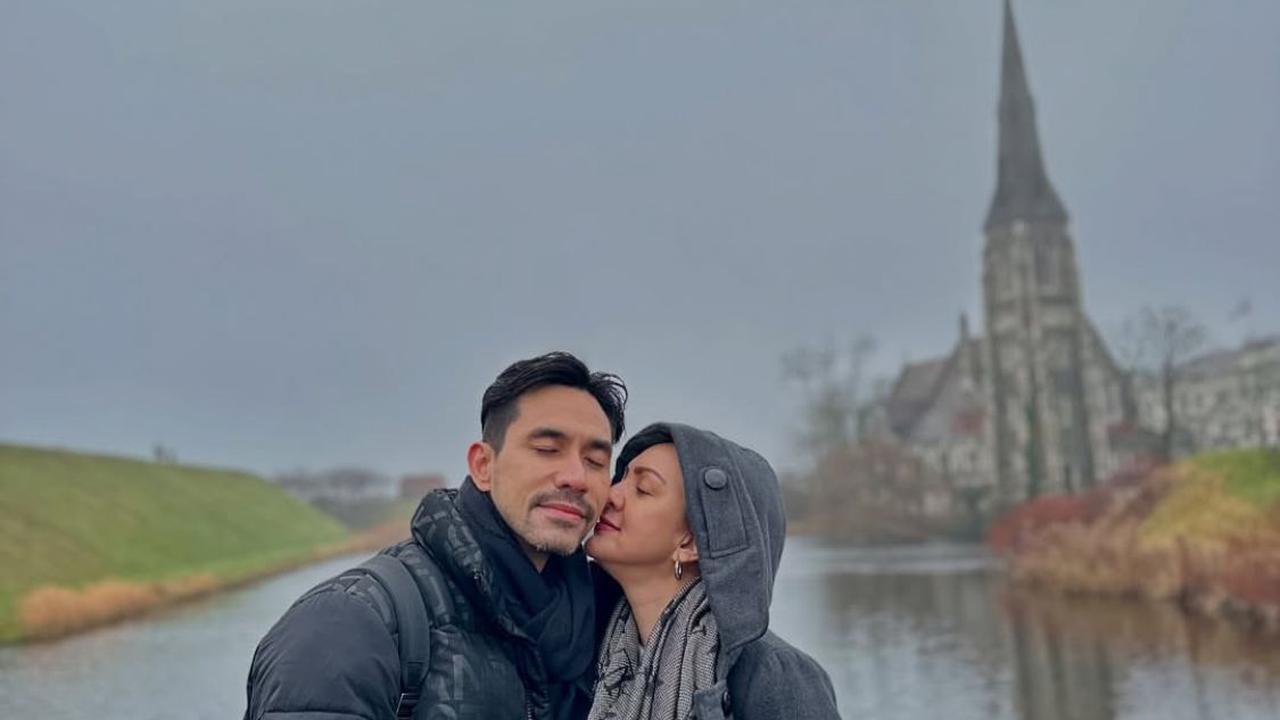 Cinta yang Bertahan 18 Tahun, Potret Manis Donna Agnesia dan Darius Sinathrya