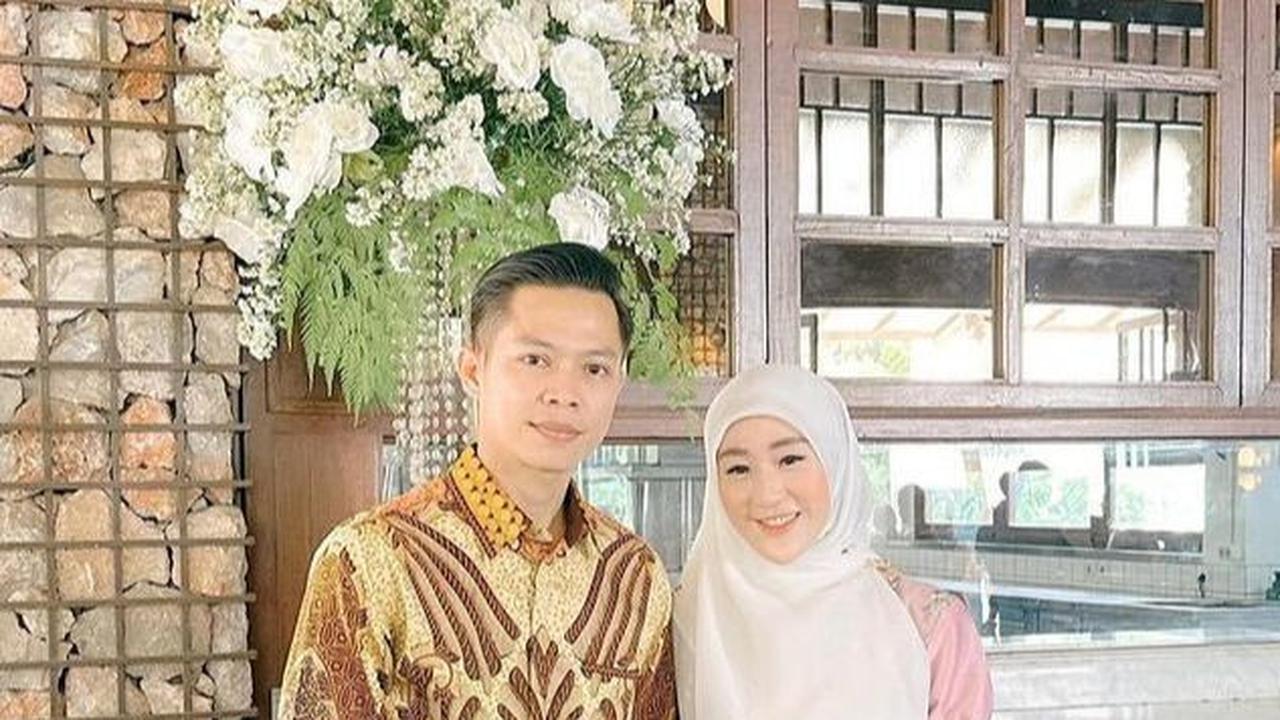Bumil Makin Mesra dan Bahagia Bersama Suami Tercinta, Berikut 10 Potret Larissa Chou Kondangan ke Pernikahan Nadya Mustika