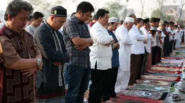  Seluruh jemaah Muhammadiyah hari ini merayakan Hari Raya Iduladha 1436 H. Di Jakarta, warga Muhammadiyah melaksanakan ibadah salat Ied di  sejumlah wialayah diantaranya di Lapangan Pacuan Kuda Pulomas, Jakarta Timur.