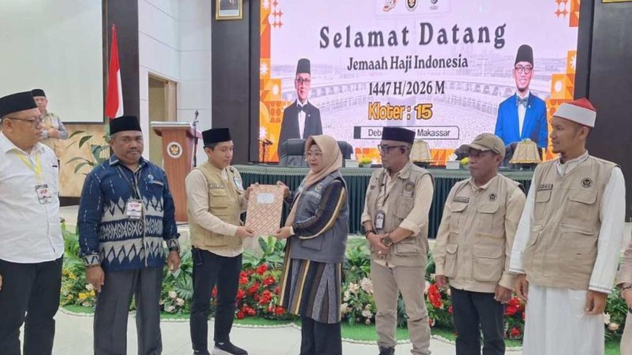 Jamaah Haji Kloter 15 Malut Tiba di Tanah Air Melalui Debarkasi Makassar, Disambut Haru dan Duka