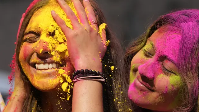 Kemeriahan Perayaan Festival Holi di India