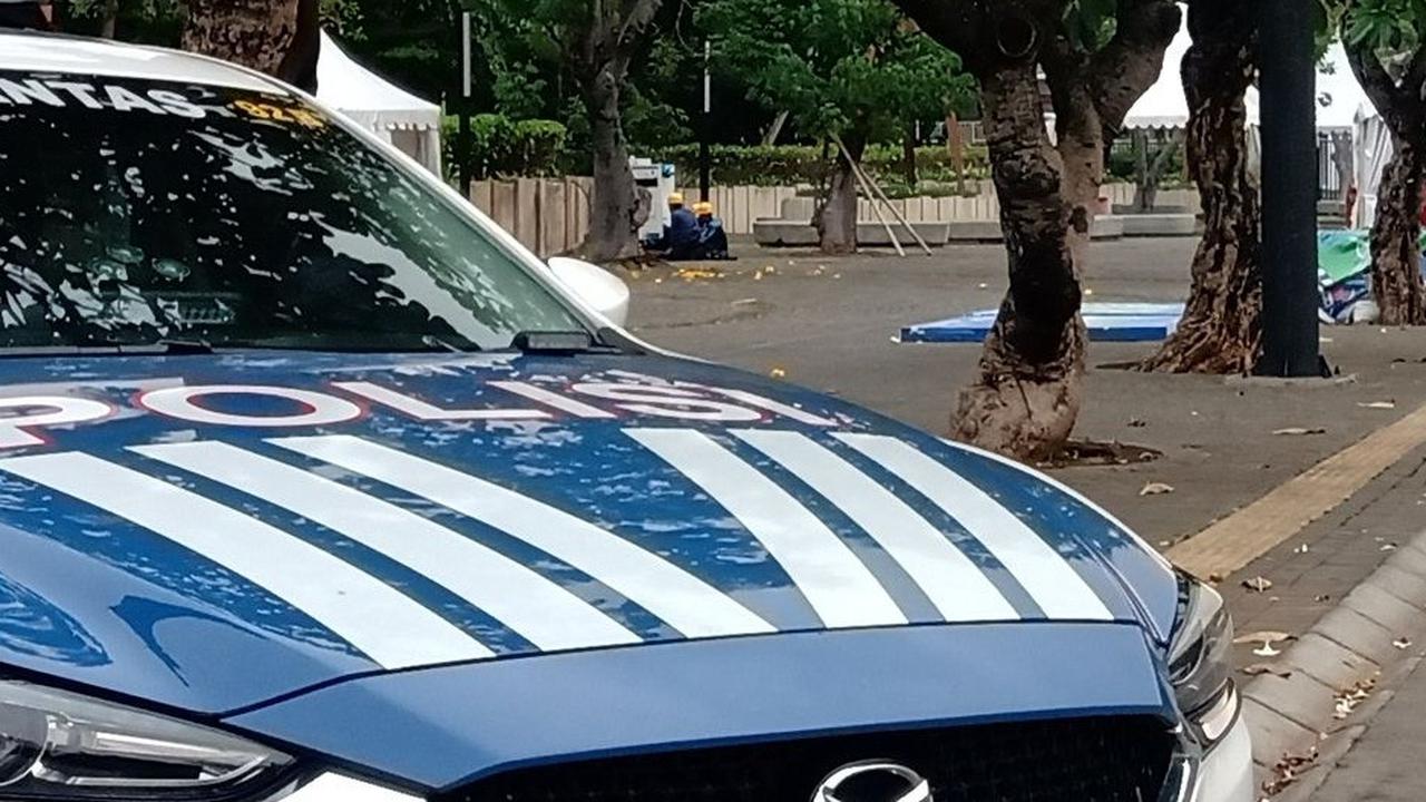 Viral Mobil Patwal Polisi Lawan Arus, Diadang Truk Sampai Tak Bisa Lewat Jadi Sorotan