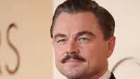 Potret Leonardo DiCaprio di Piala Oscar 2026, Tampil dengan Kumis Melintang