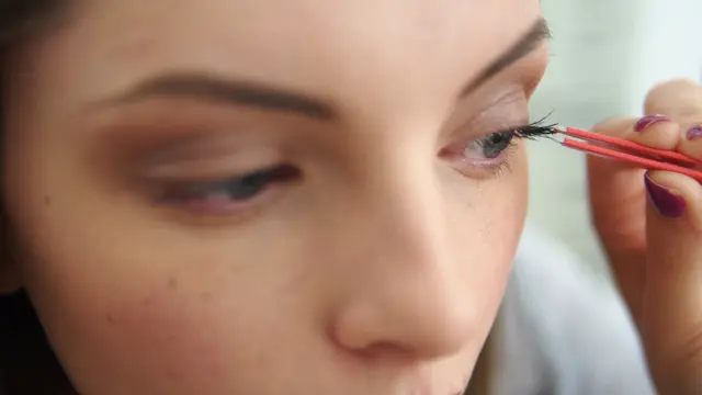 5 Cara Mudah Pasang Bulu Mata Palsu