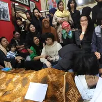 Meski sudah berjuang untuk sembuh, namun ternyata Tuhan berkehendak lain. Yon Koeswoyo harus hembuskan napas terakhir di usia 77 tahun. (Bambang E.Ros/Bintang.com)