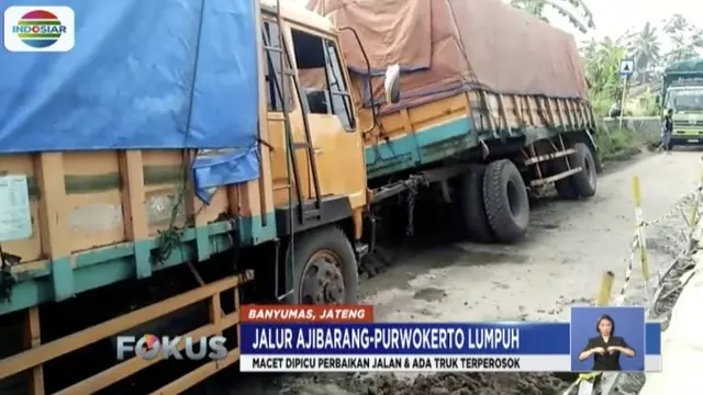 Ratusan kendaraan terjebak macet di jalur Ajibarang-Purwokerto akibat proyek pembangunan jalan dan truk terperosok.