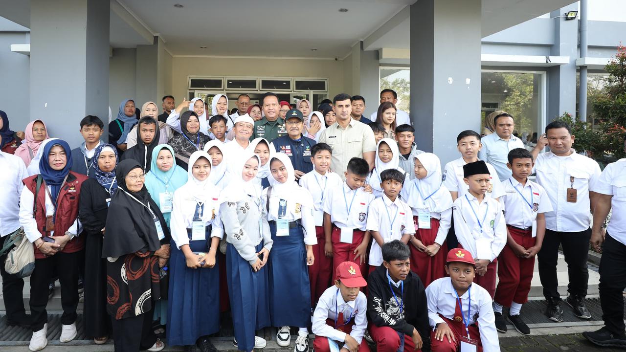 Gus Ipul Kunjungi Calon Lokasi Sekolah Rakyat di Wisma Atlet Si Jalak Harupat Bandung