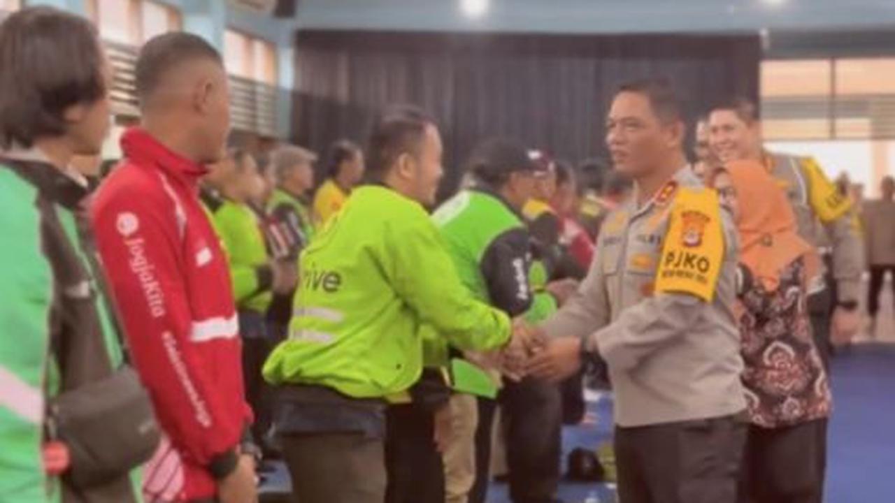 Ribuan Ojol Datang ke Kantor Polisi Polda DIY<br>