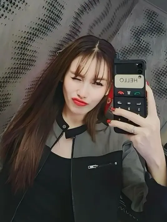 Ayu Ting Ting bergaya ala Idol Kpop [Instagram/ayutingting92]