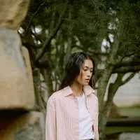 Solenne for Fall/Winter 2025 hadirkan siluet dan warna-warna berkarakter.