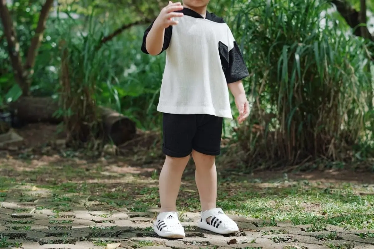 Potret Air Rumi Anak Sulung Irish Bella yang Makin Pintar Bergaya saat di Foto