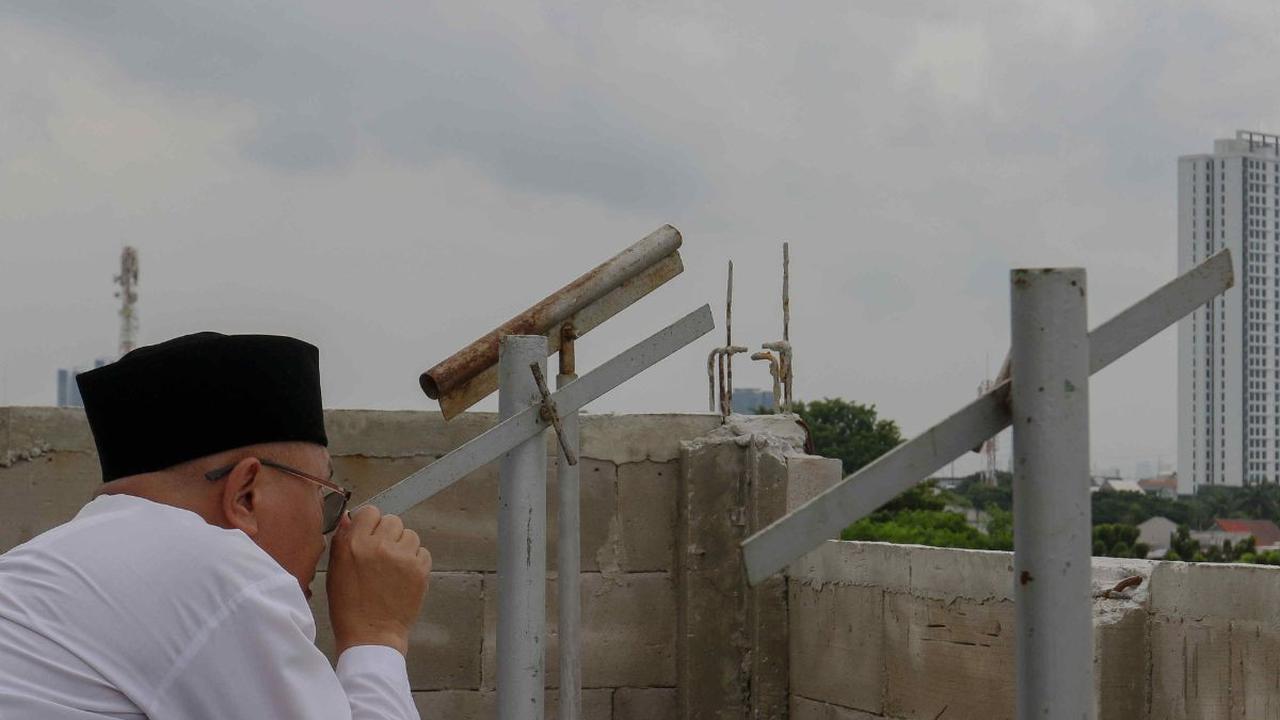 Selain itu, kata Yahya, di seluruh Indonesia juga tidak ada satupun hilal yang nampak. Sehingga, awal Ramadan belum masuk pada Senin (11/3) besok.