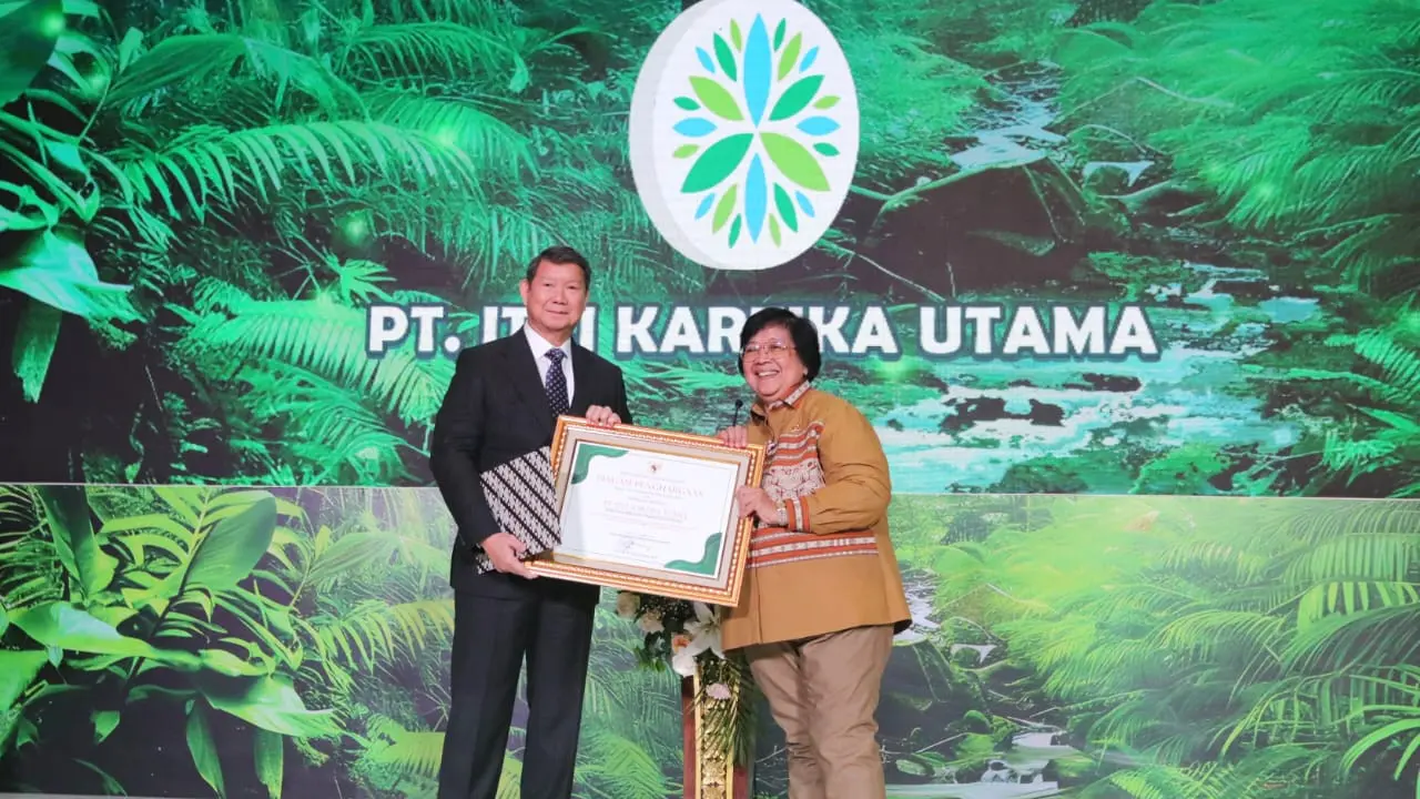 Menteri Lingkungan Hidup dan Kehutanan Siti Nurbaya Bersama CEO ARSARI Group, Hashim Djojohadikusumo (Istimewa)