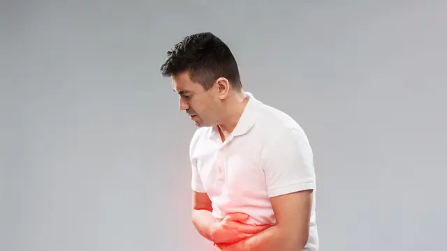 Nyeri Perut, akibat Radang Usus Buntu atau Sakit Mag? (Syida Productions/shutterstock)