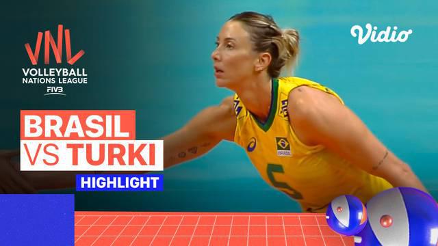 Berita video highlights laga sengit pekan kedua Pool 3 Volleyball Nations League Putri 2022 antara Brasil melawan Turki, Kamis (16/6/2022) pagi hari WIB.