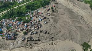 Banjir Bandang Terjang Nepal, Puluhan Rumah Hanyut dan 5 Orang Hilang