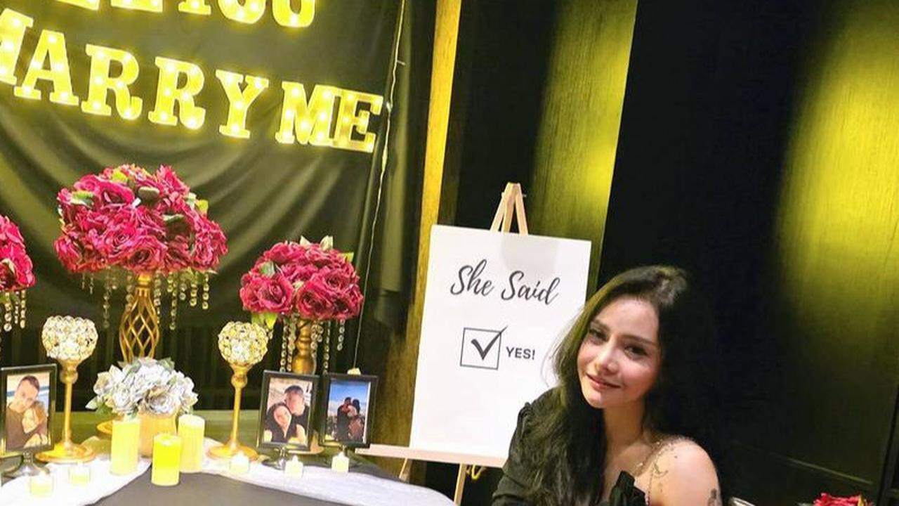 Siap Menikah Lagi, 7 Potret Momen Mawar AFI Dilamar Sang Kekasih saat Makan Malam Romantis: Auto Bikin Ikutan Baper dan Bahagia