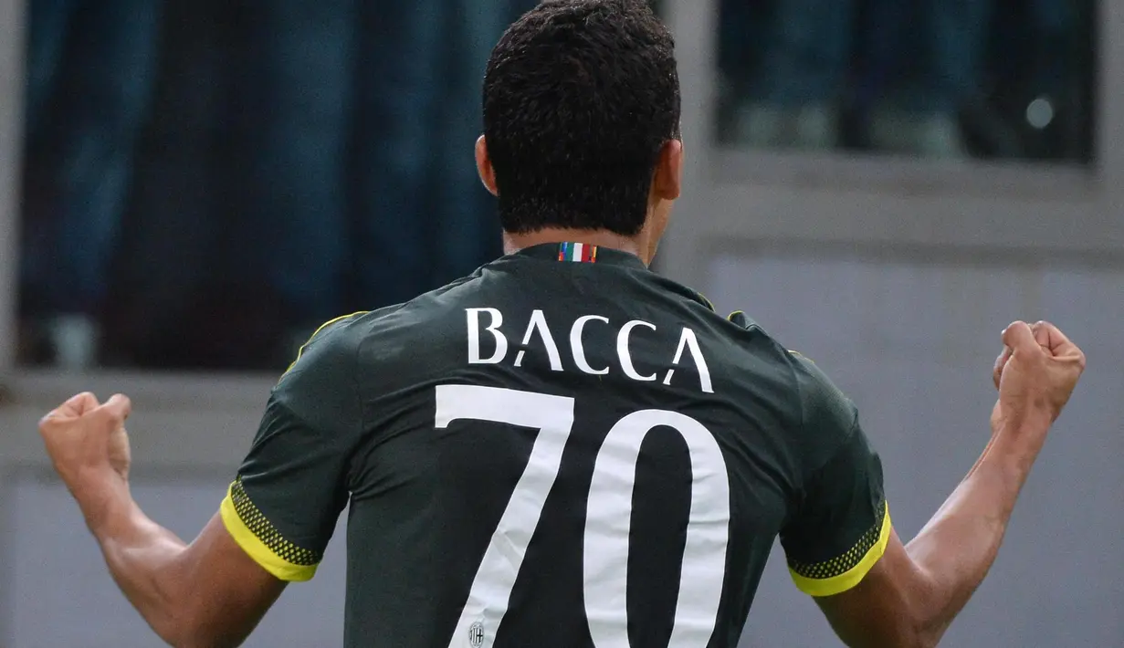 Ekspresi kegembiraan Carlos Bacca setelah mencetak gol ketiga AC Milan ke gawang Lazio dalam lanjutan Serie A Italia di Stadion Olimpico, Roma, Senin (2/11/2015) dini hari WIB. (EPA/Maurizio Brambatti) 
