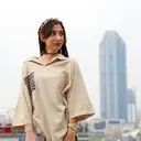 Pakaian Kebesaran Jangan Langsung Dipotong, Coba Trik Styling Ini