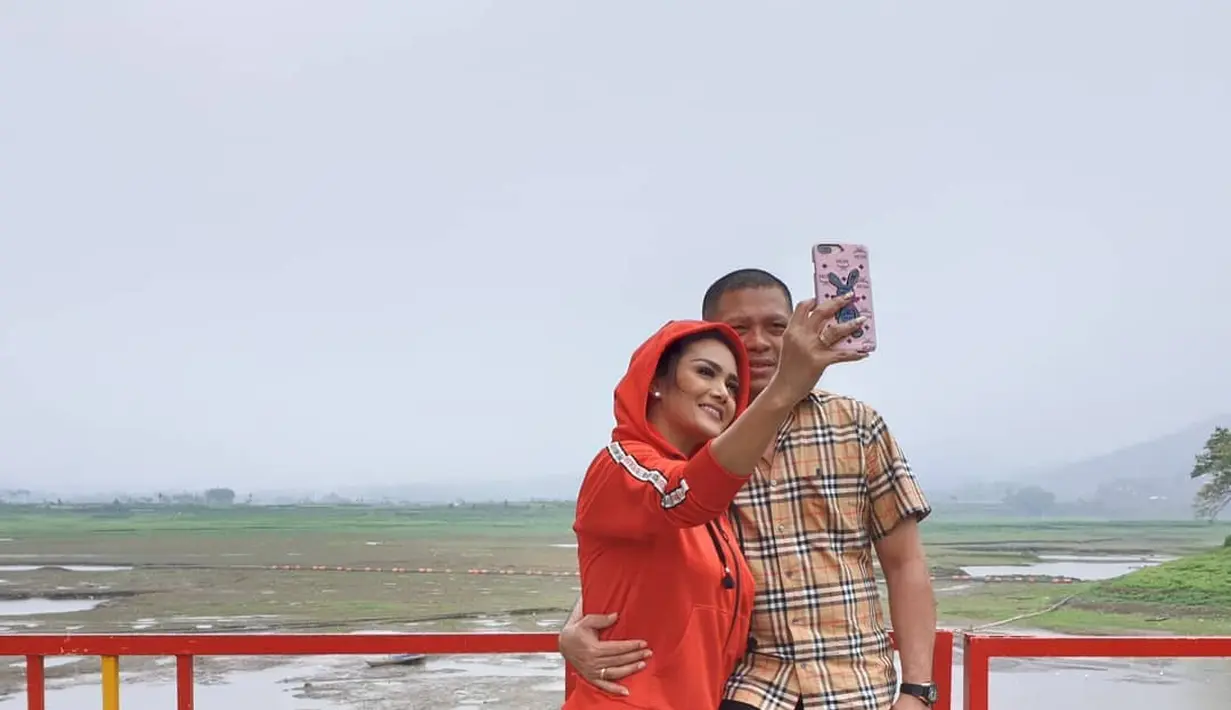 Krisdayanti dan Raul Lemos