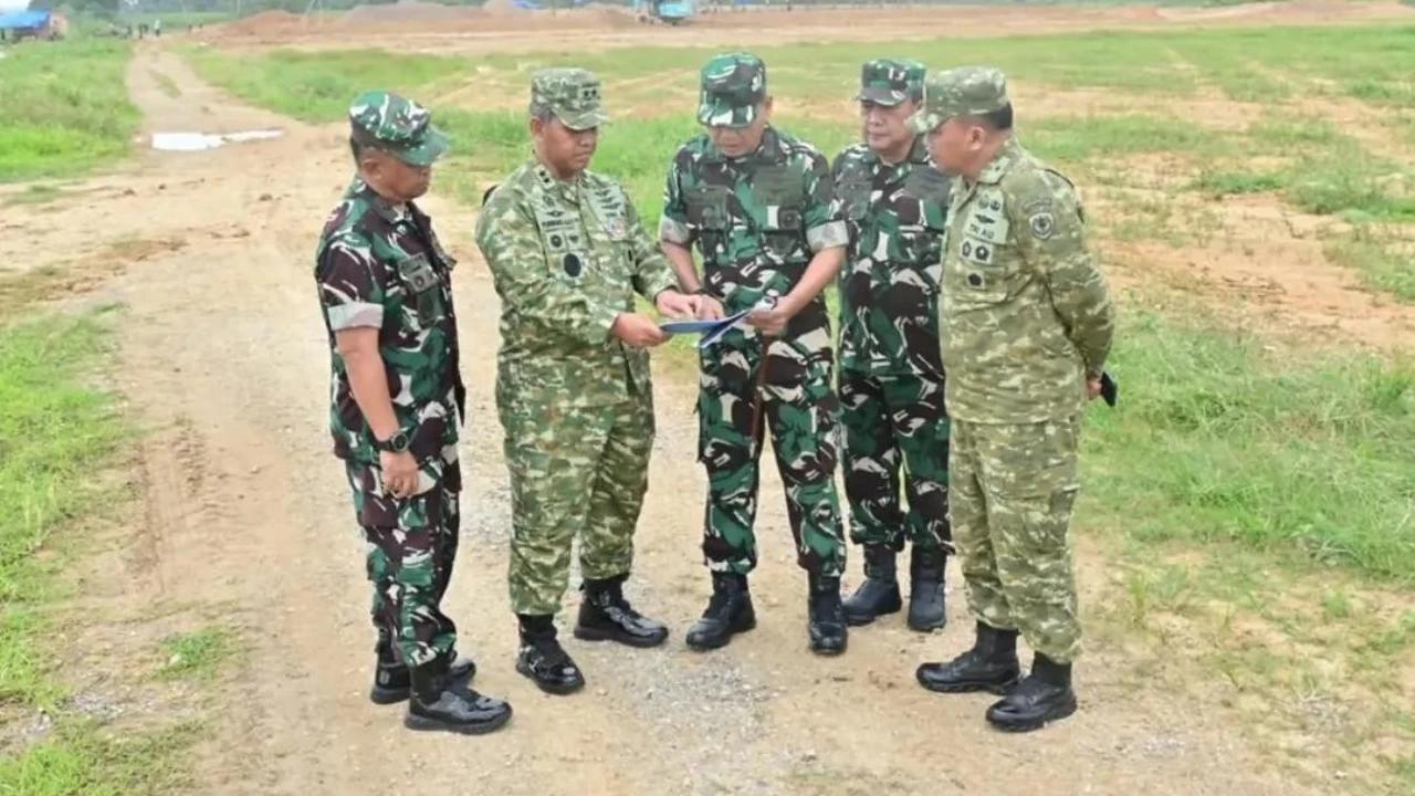 FOTO: Kaskoopsudnas Tinjau Kesiapan Operasi Lanud Haluoleo