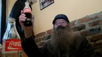 Hindari Alkohol, Pria 75 Tahun Justru Minum Soda 40 Tahun