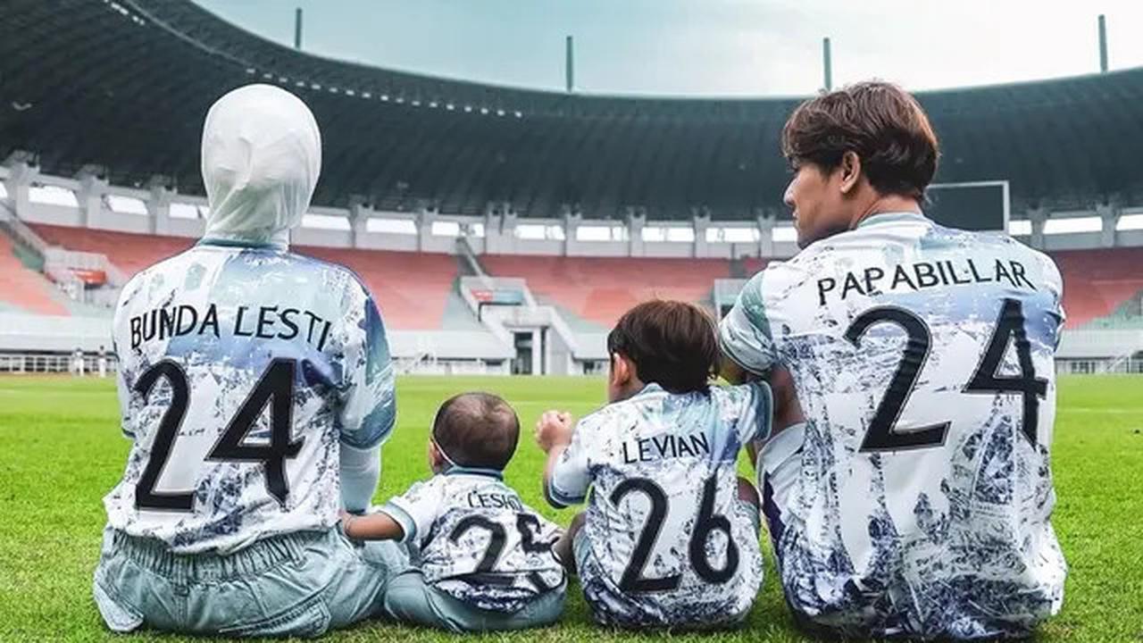 Suasana Bahagia di Lapangan Bola, Lesti Kejora Bagikan Kabar Kehamilan Anak Ketiga