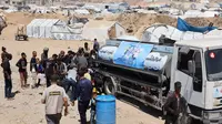 INH menyalurkan bantuan air bersih dan paket sembako untuk ribuan warga Gaza, Palestina. (Foto: INH)