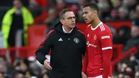 Manajer sementara MU Ralf Rangnick memainkan Mason Greenwood sebagai pemain pengganti dalam laga Liga Inggris melawan Crystal Palace di Old Trafford, 5 Desember 2021.(Paul ELLIS / AFP)