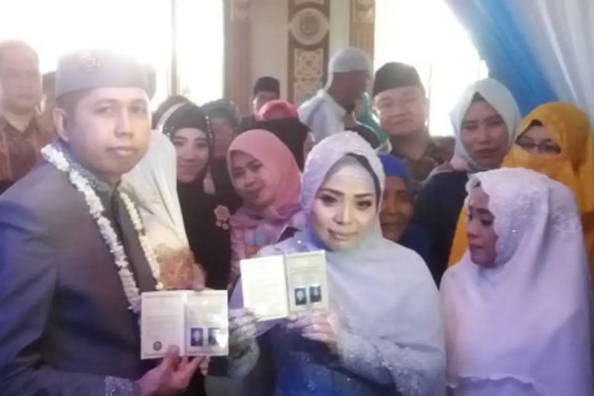 Musdalifah saat menikah dengan Khairil Anwar/dream.co.id