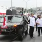 Presiden Jokowi menjajal jembatan Sei Alalak di Kota Banjarmasin, Kalsel, dengan menggunakan kendaraan taktis (rantis) berjenis P6 ATAV V1 milik Paspampres, Kamis (21/10/2021). (Biro Pers, Media dan Informasi Sekretariat Presiden)