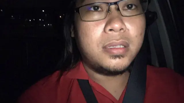 Seorang pengguna jasa angkutan berbasis online mengeluhkan tentang ada penumpang lain di belakangnya, padahal sang sopir mengaku tak melihat ada penumpang lain.