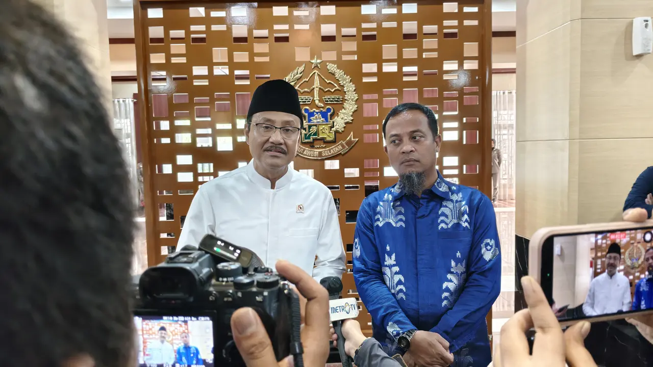 Menteri Sosial Saifullah Yusuf saat ditemui awak media di Kantor Gubernur Sulsel, Sabtu (18/4/2026). (Liputan6.com/Fauzan)
