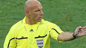 Howard Webb Ungkap Kesalahan Fatal VAR dalam Gol Kontroversial Erling Haaland saat Lawan MU