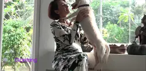 Kecintaanya kepada hewan diwujudkan Davina Veronica dengan mendirikan Garda Satwa