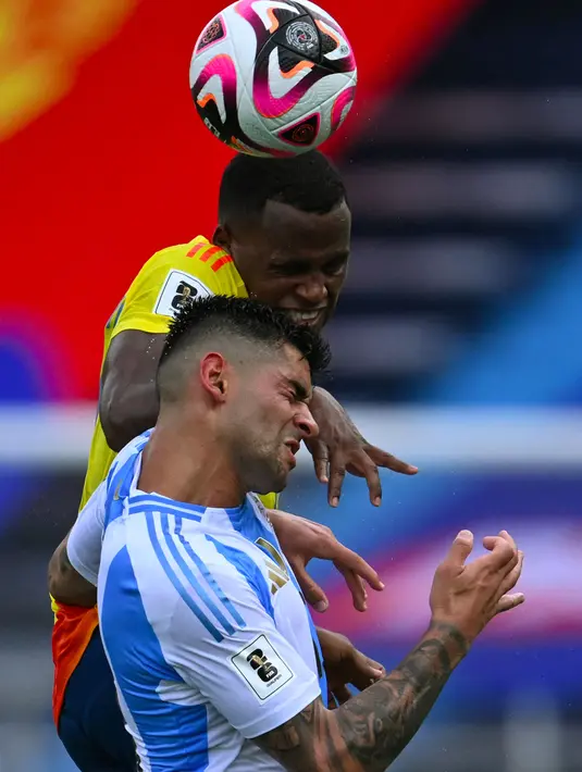Keunggulan Kolombia bertahan hingga babak pertama usai. (Raul ARBOLEDA/AFP)