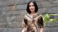 5 Model Baju Batik Atasan Wanita Lengan Panjang Modern 2025, Jadi Rekomendasi dan Wajib Dicoba (created by AI)