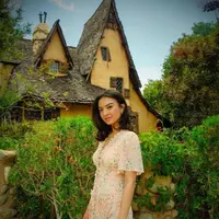 Raline Shah bersama Tim Nasional Basket Indonesia berbagi sembako untuk para pekerja informal di lima daerah. (Dok. Ist)