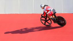 Berlomba di Hua Mark Velodrome, Bang Kapi, Bangkok, Thailand, Kamis (18/12/2025), Ayustina Delia Priatna harus puas finis di posisi ketiga. (Bola.com/Bagaskara Lazuardi)