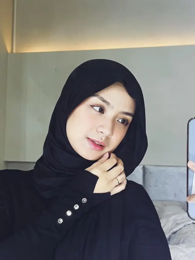 Inspirasi Hijab ala Nashwa Zahira yang Stylish dan Praktis untuk Halal Bihalal (Instagram/@nashwaaaz)