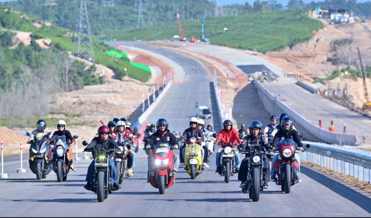 Jokowi mengapresiasi kondisi jalan tol yang dinilai sudah cukup baik. Meski masih dalam tahap pembangunan, namun kondisi jalan tol cukup baik untuk dilewati kendaraan bermotor.<br>