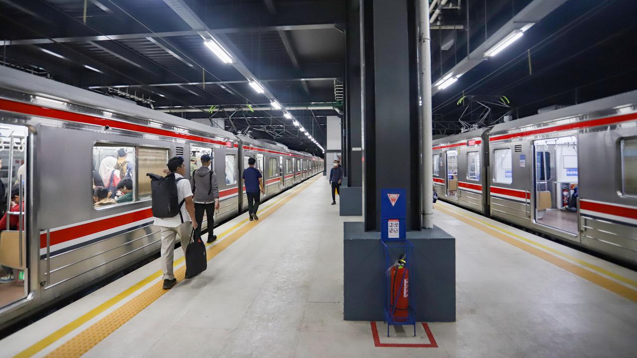 Jalur Rel Dipadati Massa, 3 KRL Rangkasbitung Direkayasa